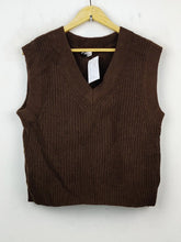 Buy online pre-used pre-loved 100% authentic & Original branded H&M (SL-1957) available in Pakistan. Top international brands avilable.